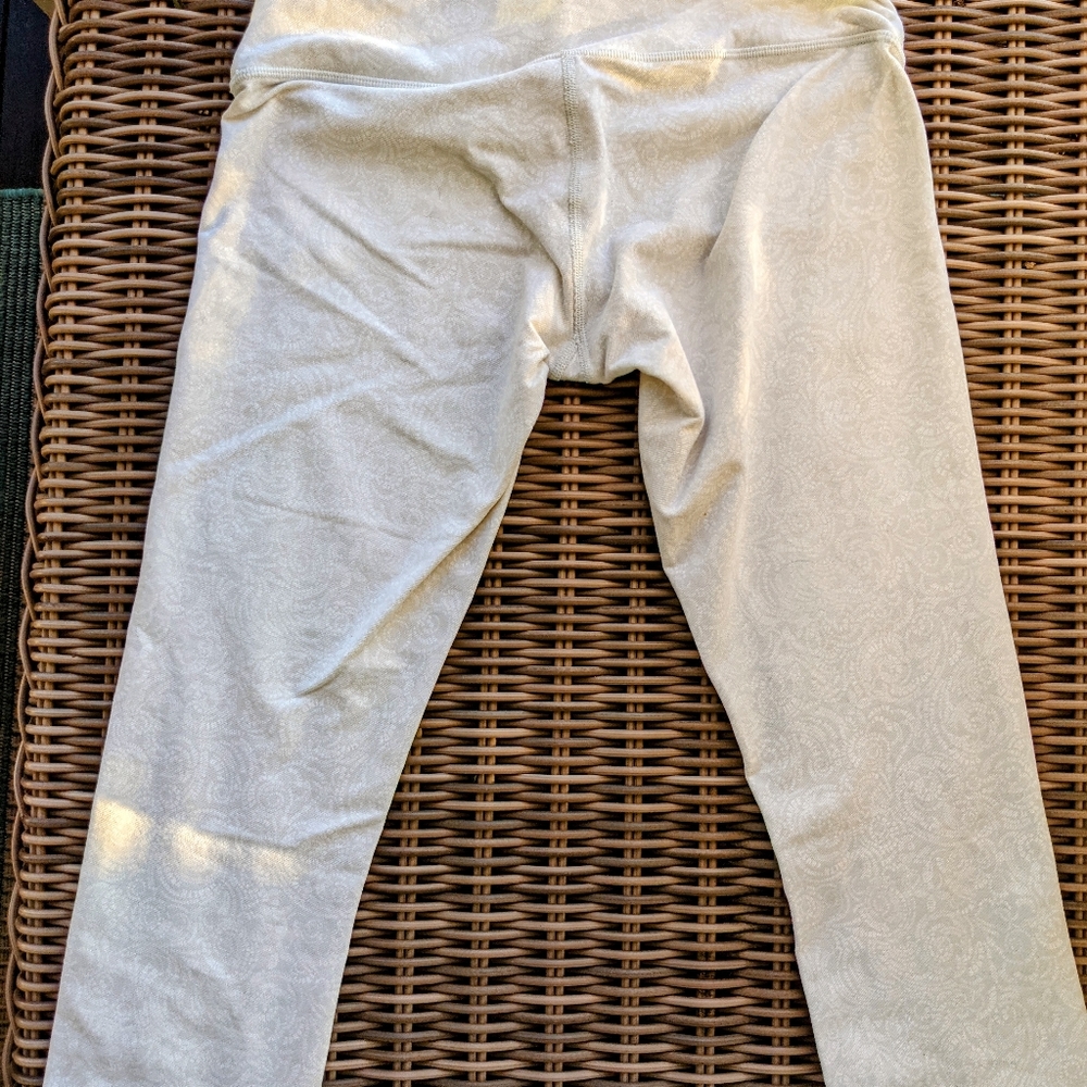 Lululemon pants - Picture 3 of 6